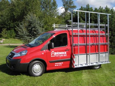31-van-glassrack.JPG