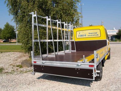 16-flatbedtruck-glassrack.jpg
