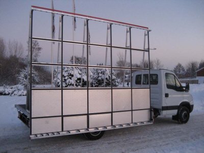 25-flatbedtruck-glassrack.JPG