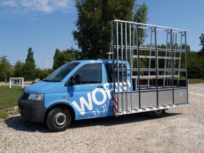 5-flatbedtruck-glassrack.jpg