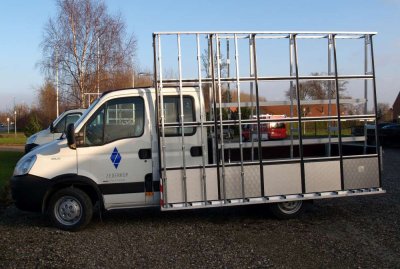 9-flatbedtruck-glassrack.jpg