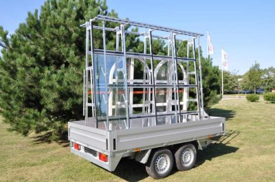 2-glassrack-on-trailer.JPG